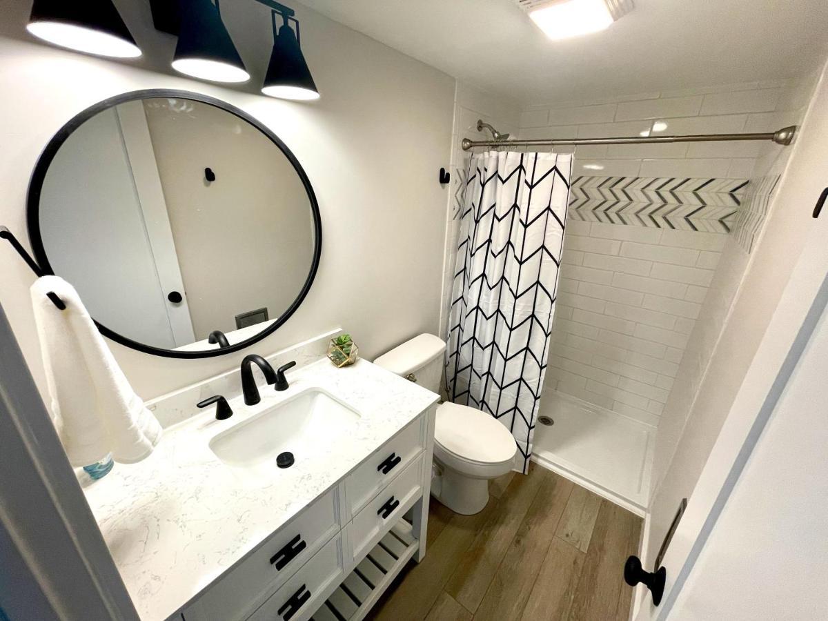 Newly Remodeled Mid-Century Modern Lake Condo Lake Geneva Exteriér fotografie
