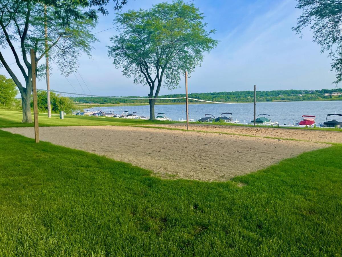 Newly Remodeled Mid-Century Modern Lake Condo Lake Geneva Exteriér fotografie