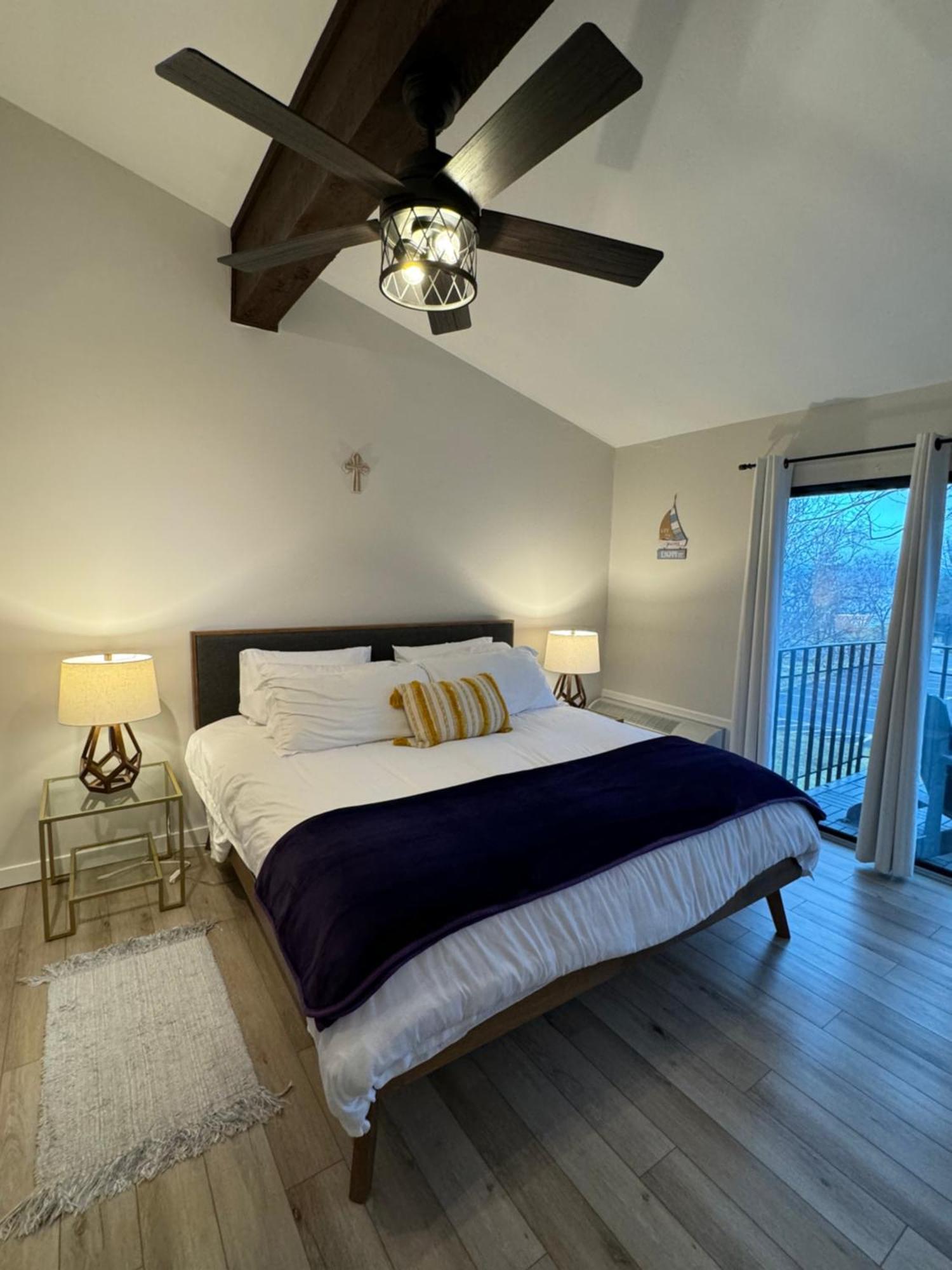 Newly Remodeled Mid-Century Modern Lake Condo Lake Geneva Exteriér fotografie