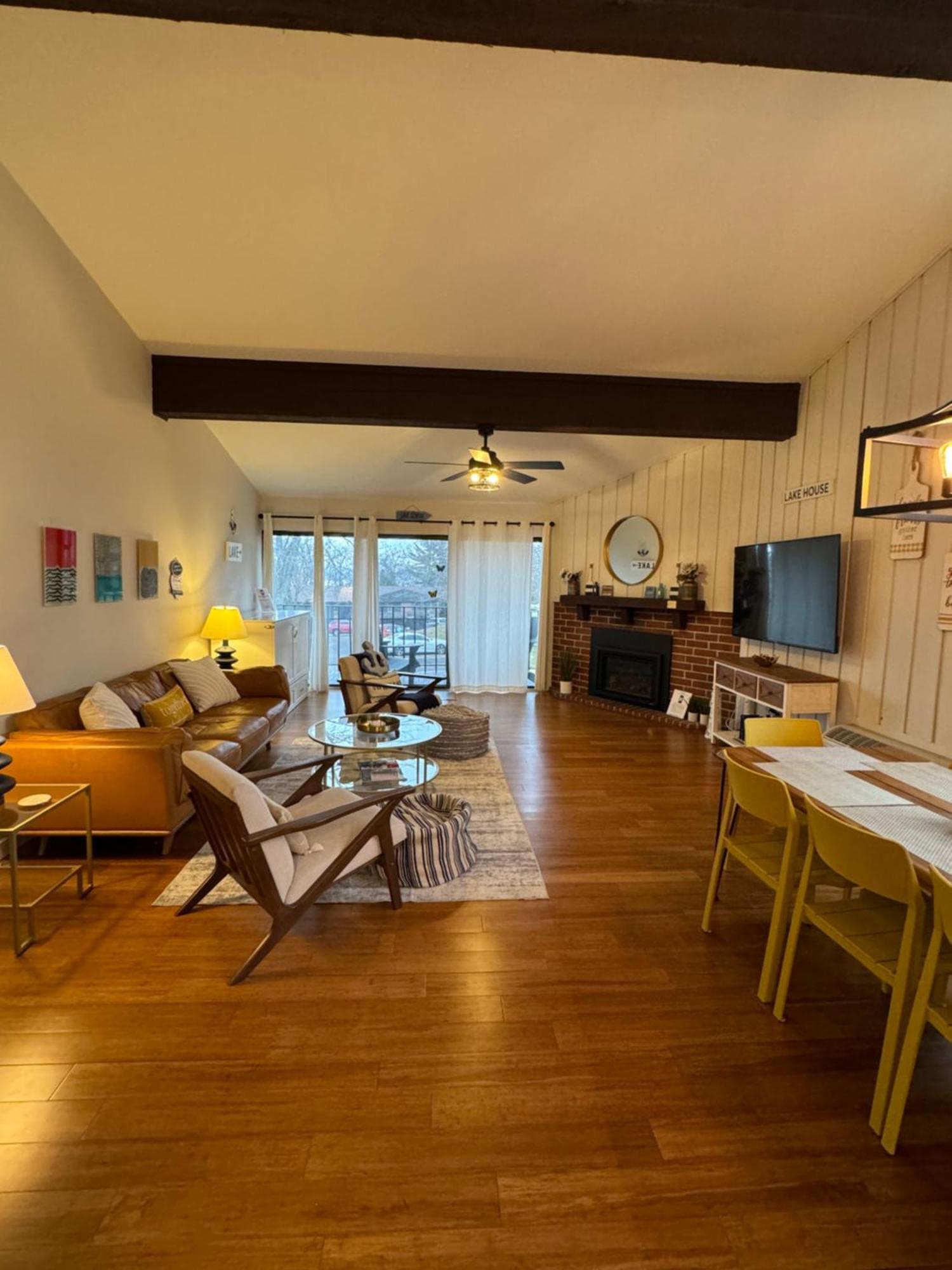 Newly Remodeled Mid-Century Modern Lake Condo Lake Geneva Exteriér fotografie