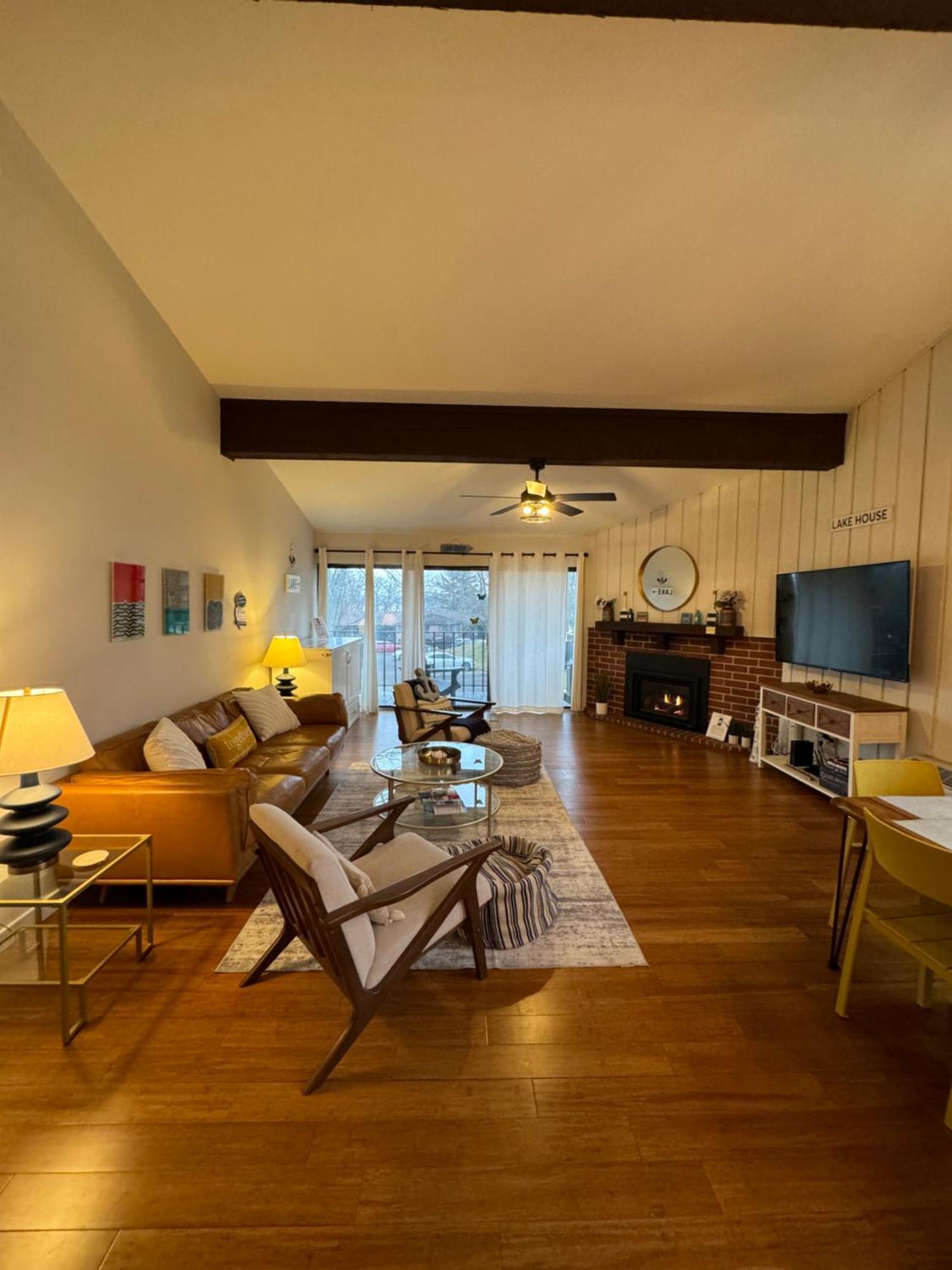 Newly Remodeled Mid-Century Modern Lake Condo Lake Geneva Exteriér fotografie